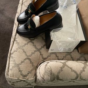 I am selling handbags shoes and sunglasses